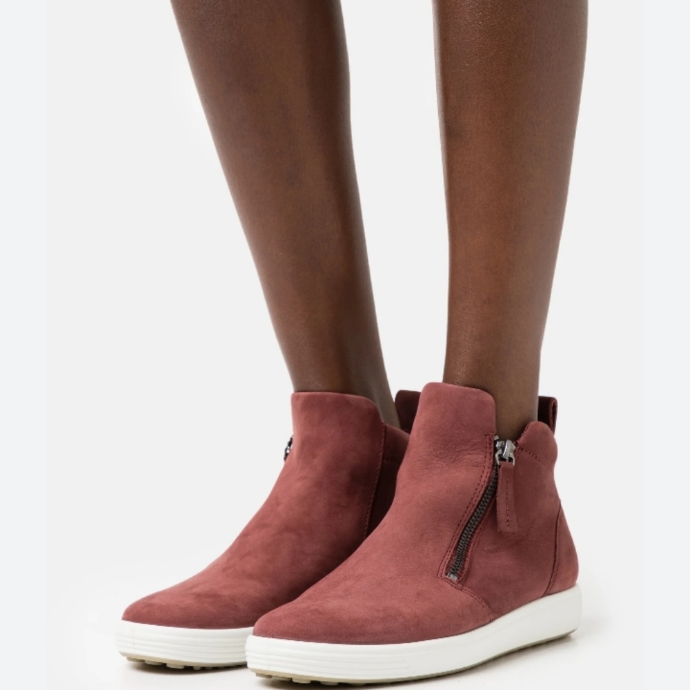 ECCO SOFT 7 ZIP UP BOOTS BOOTIE
